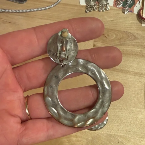 Vintage Silver Hammered Circle Earrings - Picture 4 of 5